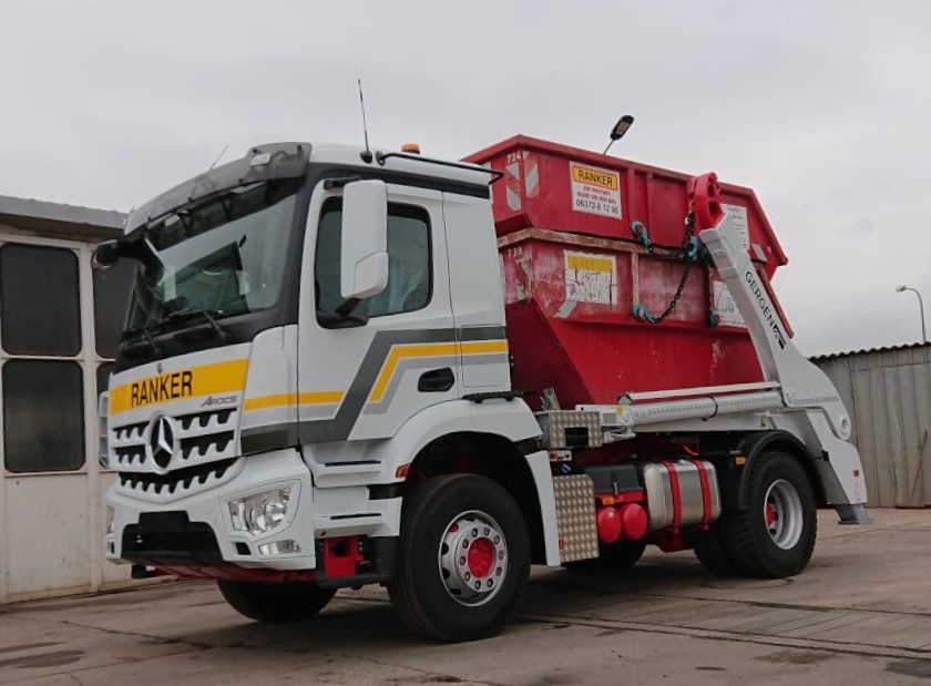 Containerfahrzeug 2023.jpg